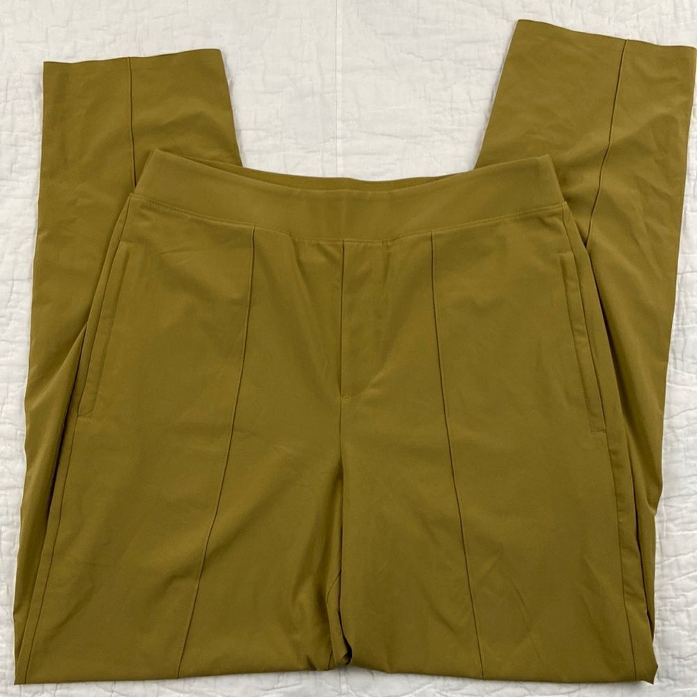 Athleta Vienna Slim Pant in Olive Green size 8